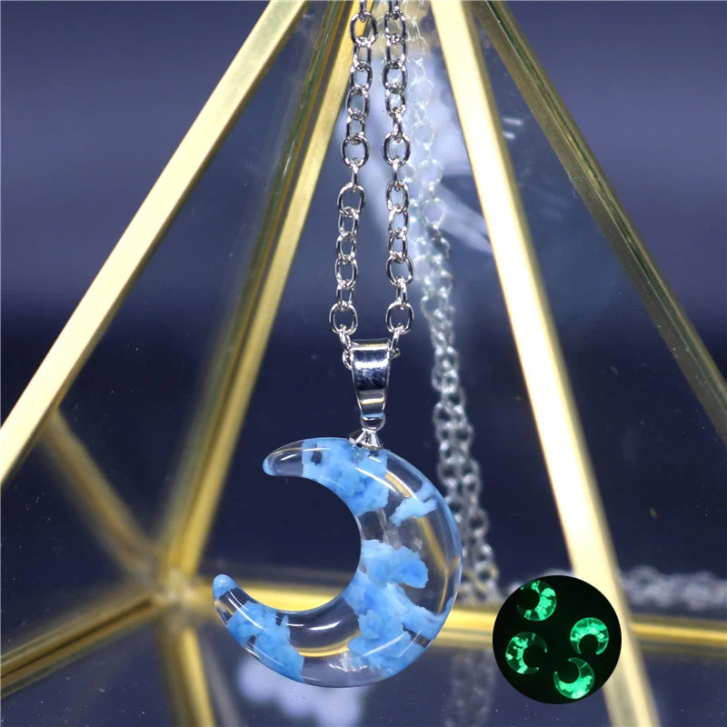 Chic Transparent Resin Rould Ball Moon Pendant Necklace Women Blue Sky White Cloud Chain Necklace Fashion Jewelry Gifts for Girl