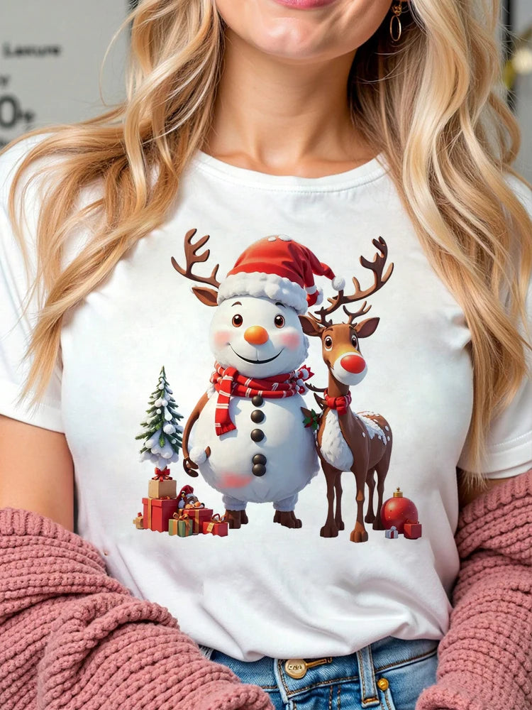 T-Shirt Natal Feminina Cartoon - Boneco Neve Rena Árvore Manga Curta Casual