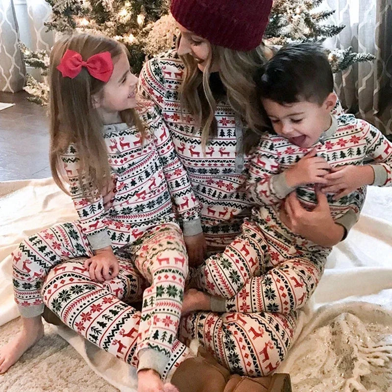 Pijamas Natal 2025 Família - Conjunto 2 Peças Estampado Body Bebé Xmas